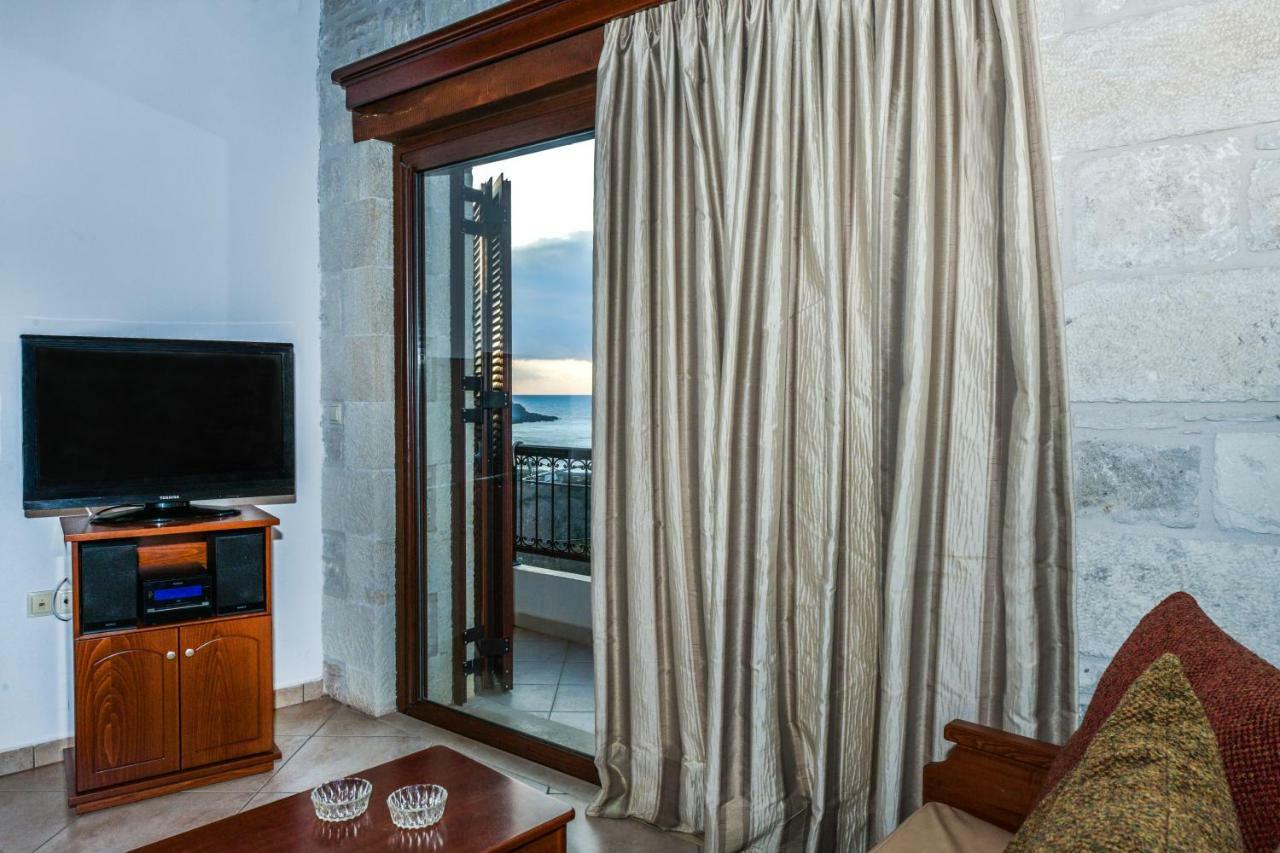 Ariadni Apartments Sfinárion エクステリア 写真